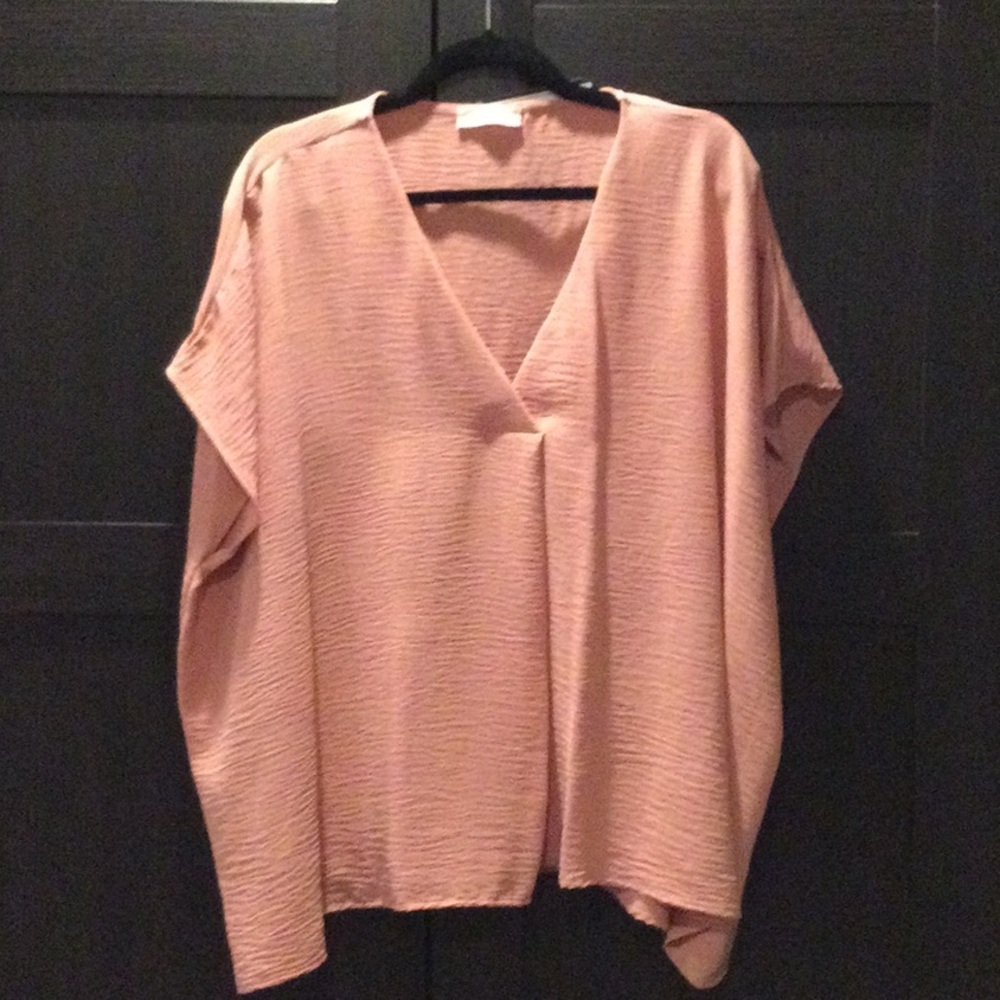 NWT entro Peach oversized top ~~Top Only~~